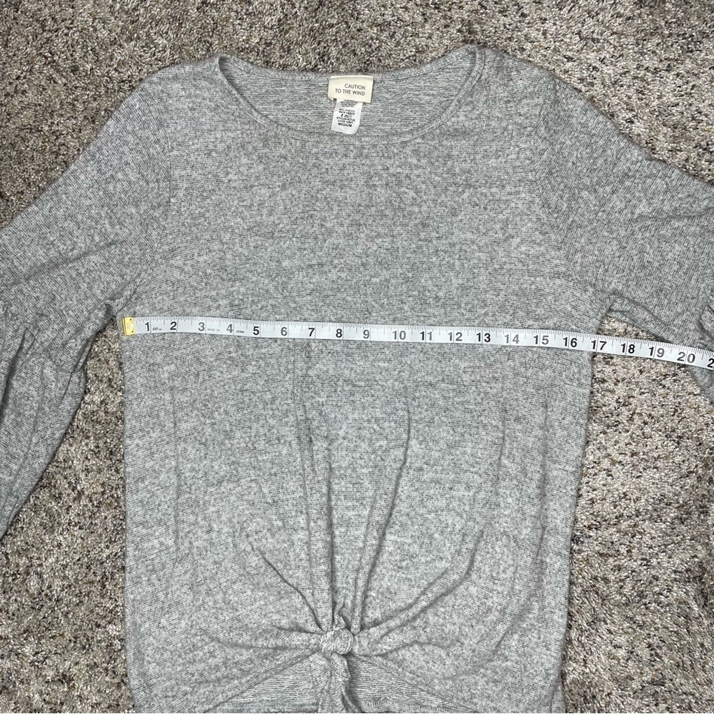 Caution To The Wind Grey Tie Knot Front Bell Sleeve Knit Top Blouse Medium - Picture 5 of 6